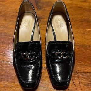 Women’s Naturalizer Black 2 inch heel